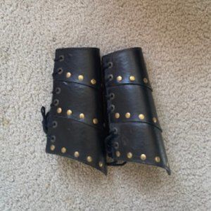 Medieval Renaissance Cosplay Armor Leather Bracers - Black/Gold